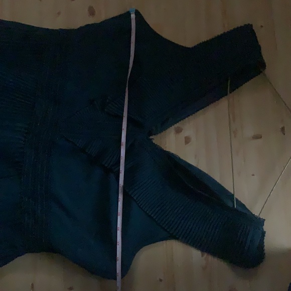 Beautiful deep emerald green dress by Dex - Picture 8 of 15